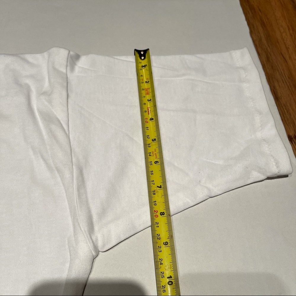 Vintage Shirt Girl in a Beach - Picture 5 of 11